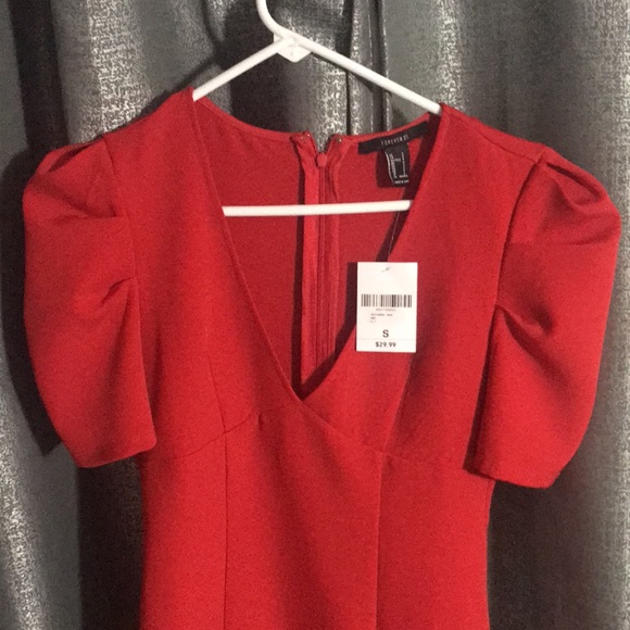 Red dress - Picture 2 of 4